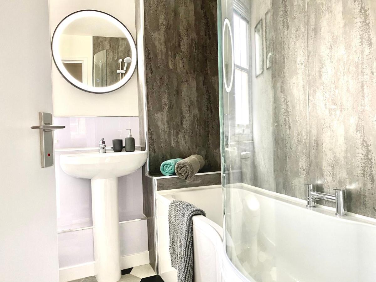 Stylish Central 2 Bedroom Apartment - Free Parking, Free Wifi Orkneje Exteriér fotografie